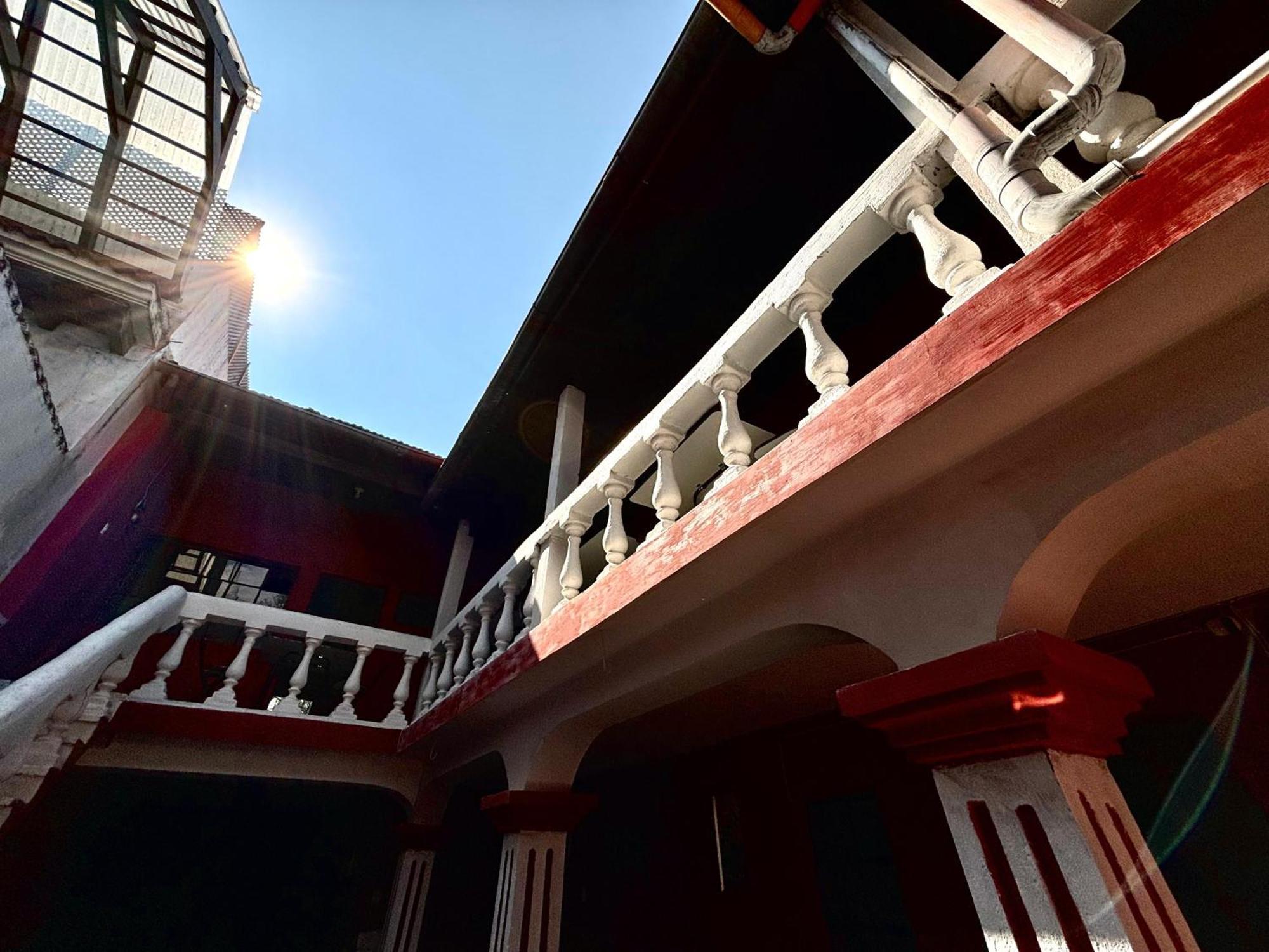 Cristales De Antigua La Calzada Hotel Exterior photo